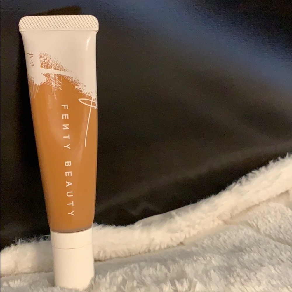 Fenty Beauty hydrating longwear foundation